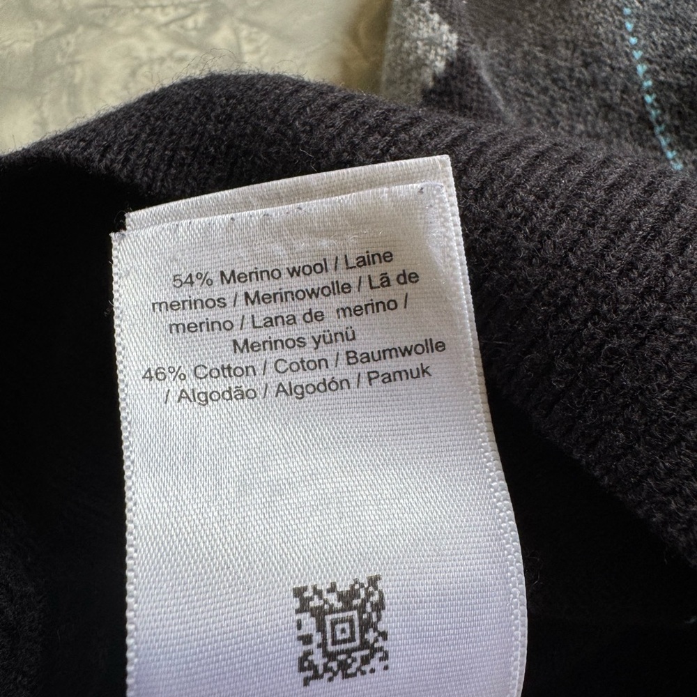 Fred Perry Black and Gray Argyle Sweater - Picture 4 of 4